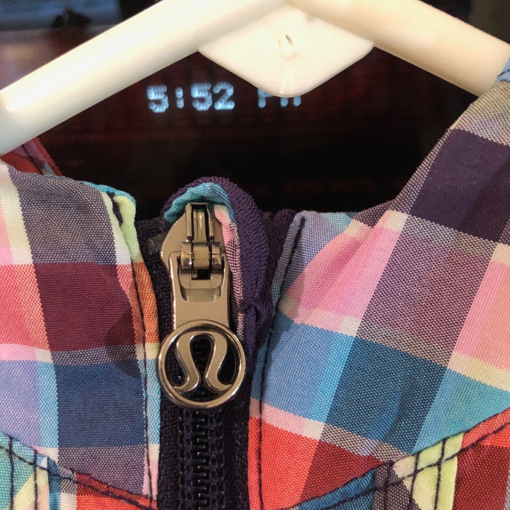 lululemon seawheeze plaid jacket 6 - Picture 3 of 7
